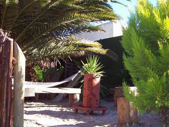 Saltycrax Backpackers And Surf Hostel By Curiocity Bloubergstrand Dış mekan fotoğraf