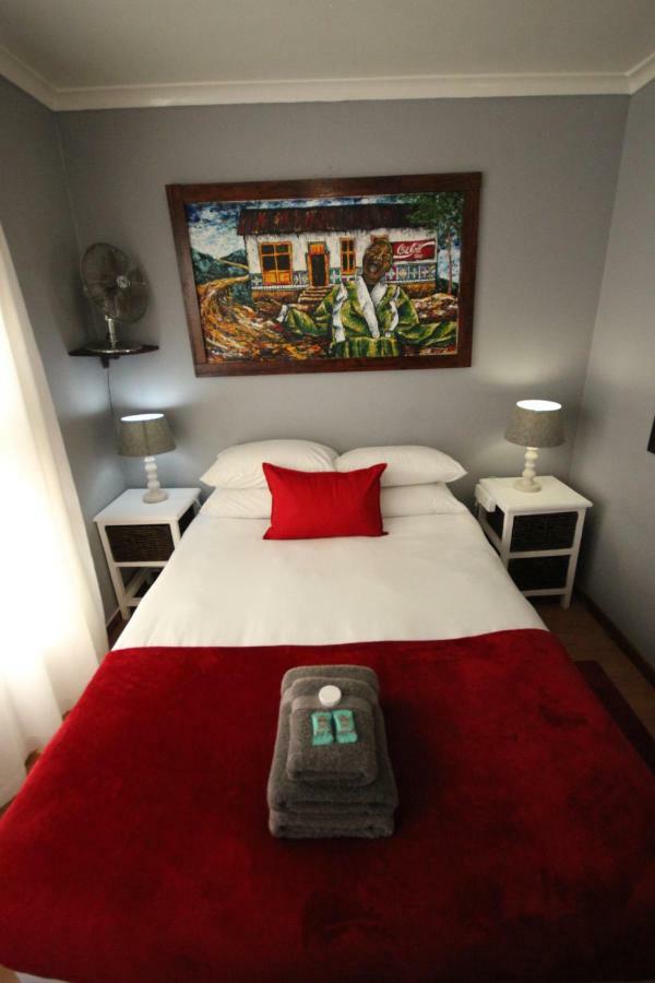 Saltycrax Backpackers And Surf Hostel By Curiocity Bloubergstrand Dış mekan fotoğraf