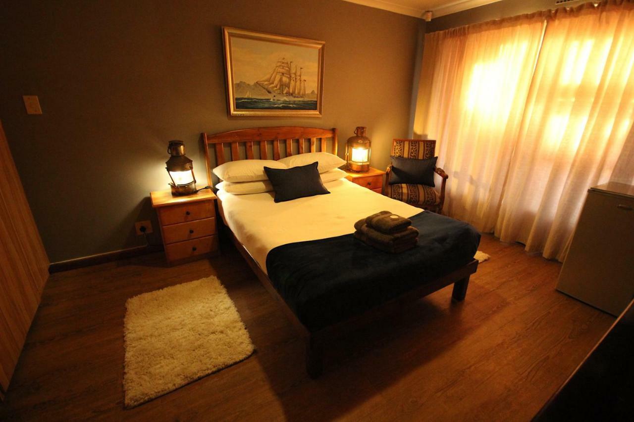 Saltycrax Backpackers And Surf Hostel By Curiocity Bloubergstrand Dış mekan fotoğraf