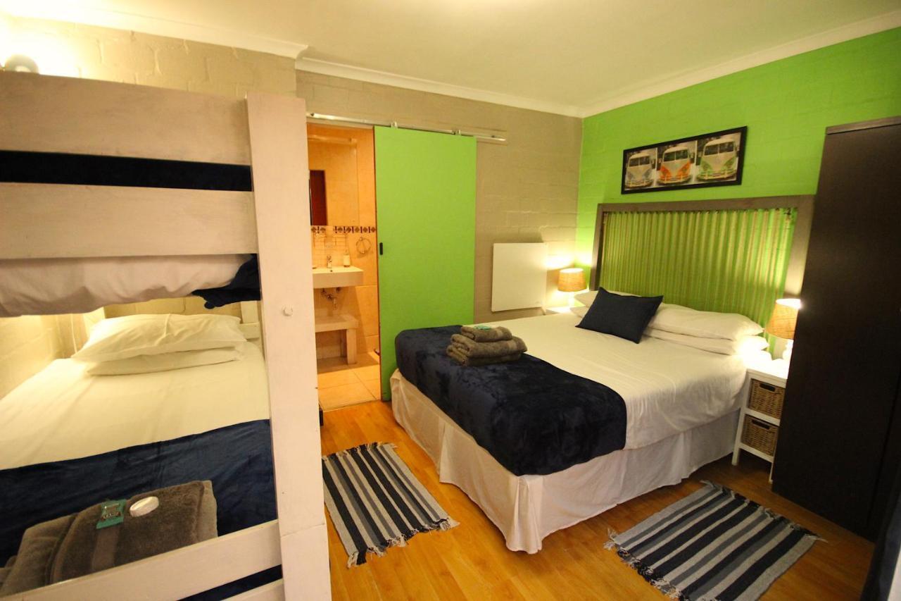 Saltycrax Backpackers And Surf Hostel By Curiocity Bloubergstrand Dış mekan fotoğraf