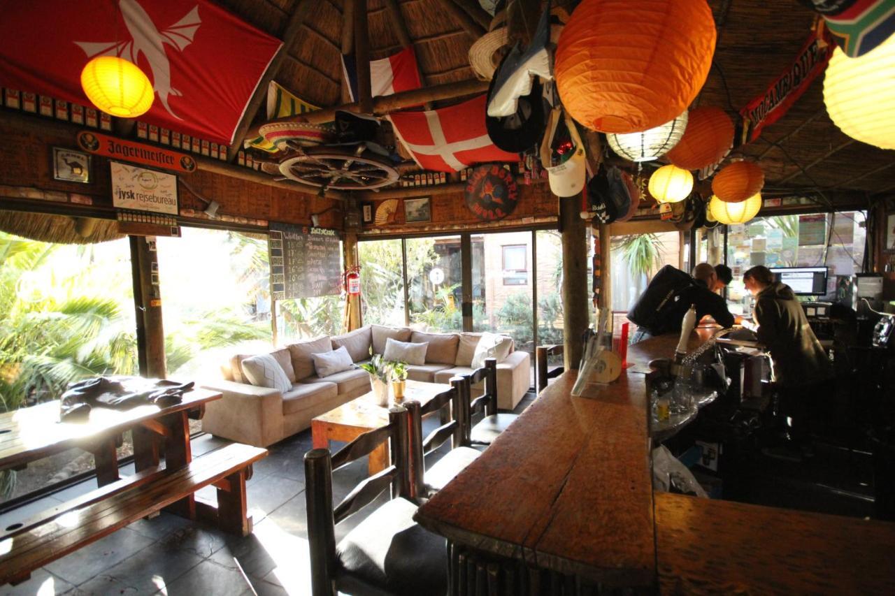 Saltycrax Backpackers And Surf Hostel By Curiocity Bloubergstrand Dış mekan fotoğraf