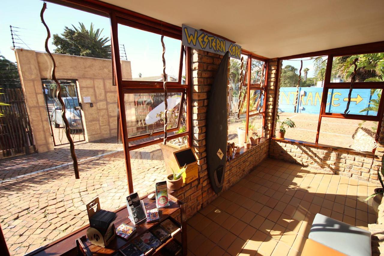 Saltycrax Backpackers And Surf Hostel By Curiocity Bloubergstrand Dış mekan fotoğraf