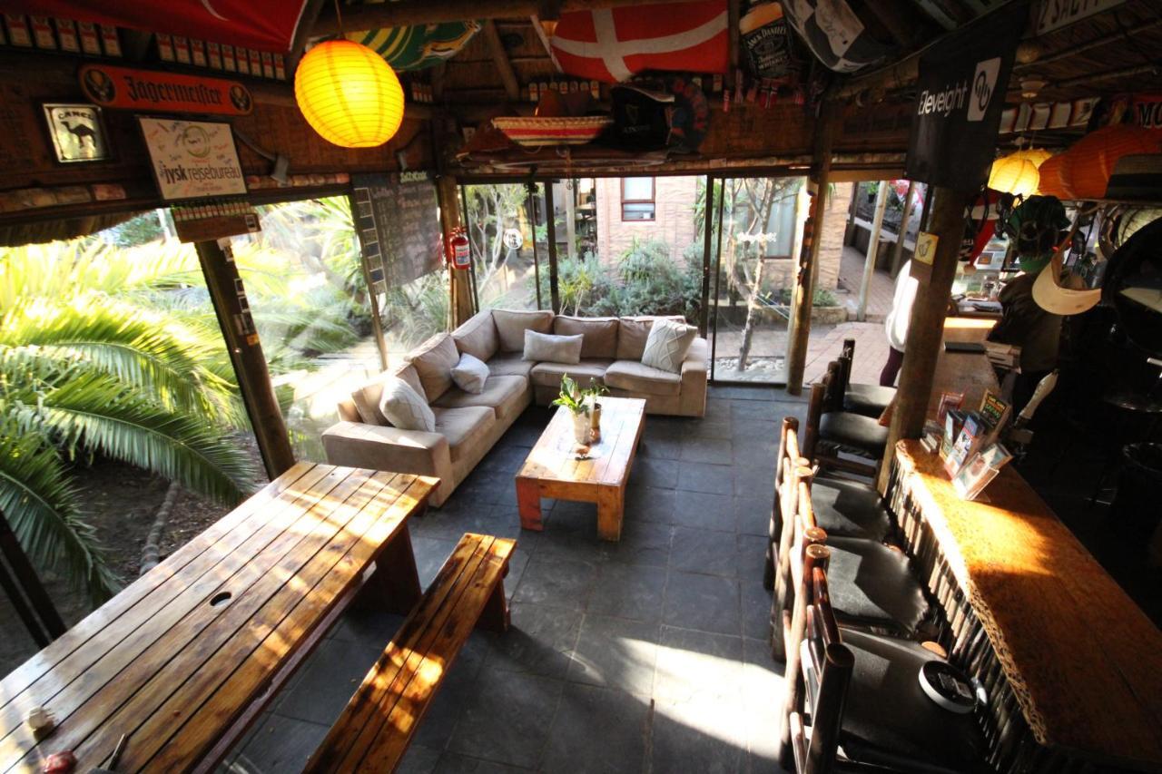 Saltycrax Backpackers And Surf Hostel By Curiocity Bloubergstrand Dış mekan fotoğraf